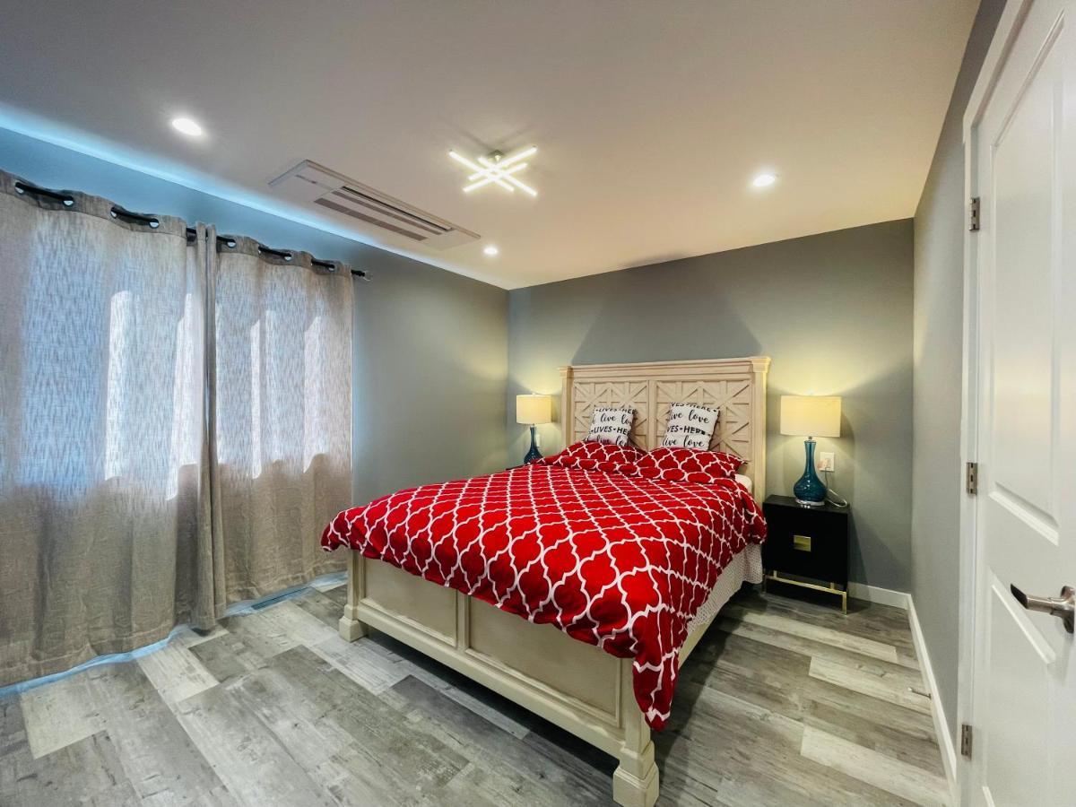 Green Lake 1St Line Home A With Central Air Conditioners Сиэтл Экстерьер фото